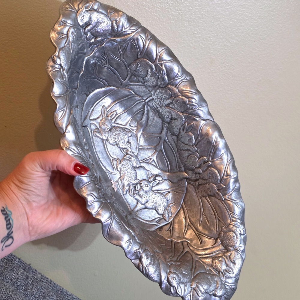 Vintage 1990 Arthur Court Aluminum Bunny Rabbit Cabbage Leaf Serving Bowl Dish